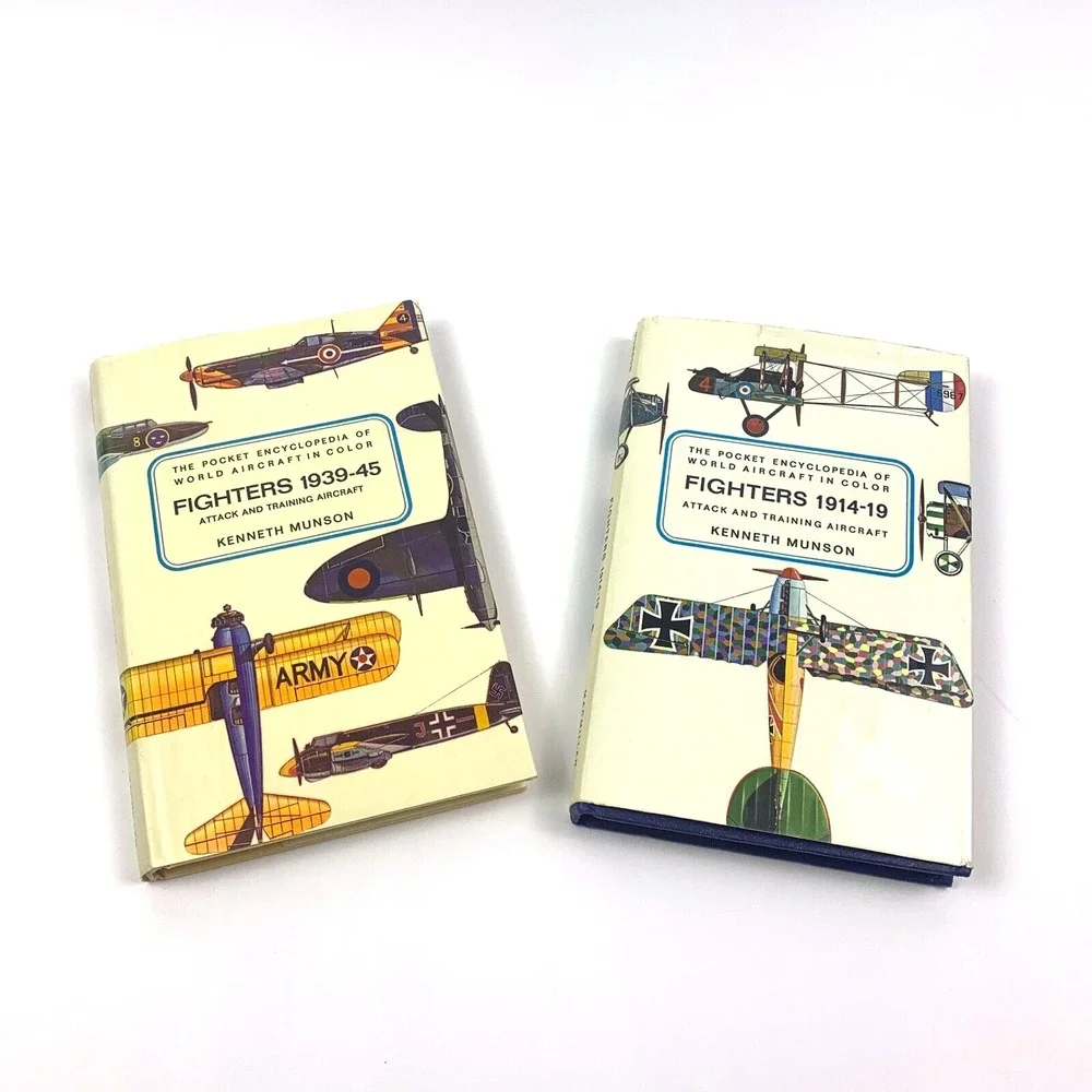 VTG Pocket Encyclopedia‎ Of World Aircraft in Color Attack and Training Air Pair